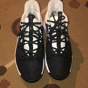 Paul George 3 Team shoe